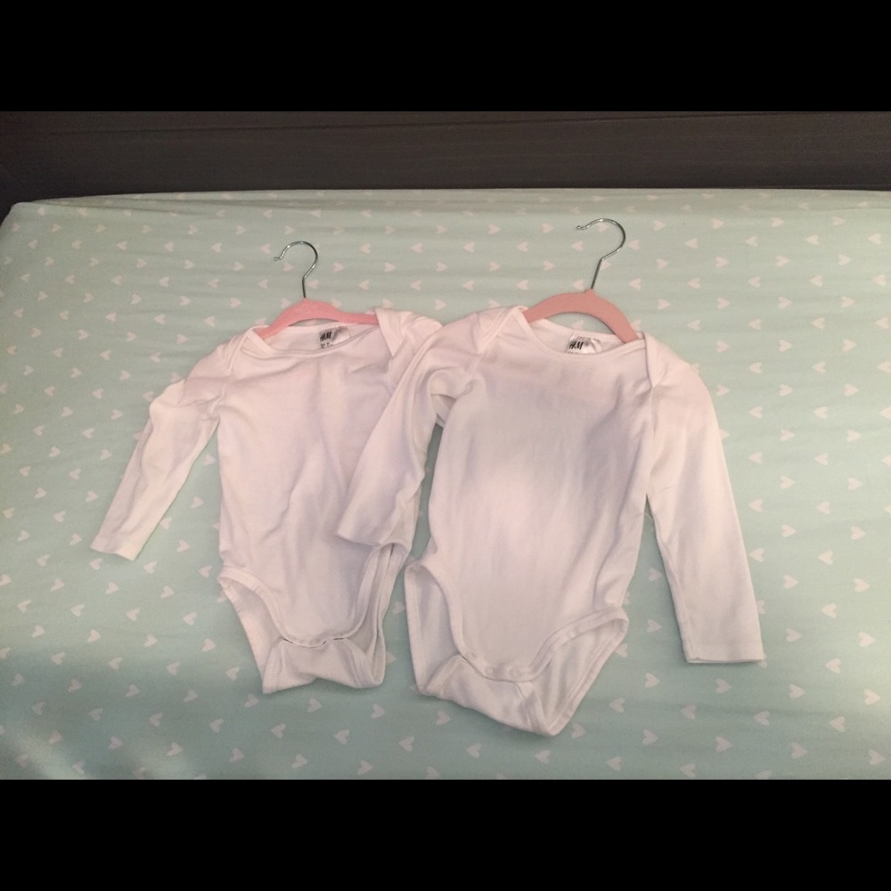 Bundle of 2 plain white long sleeve onesies